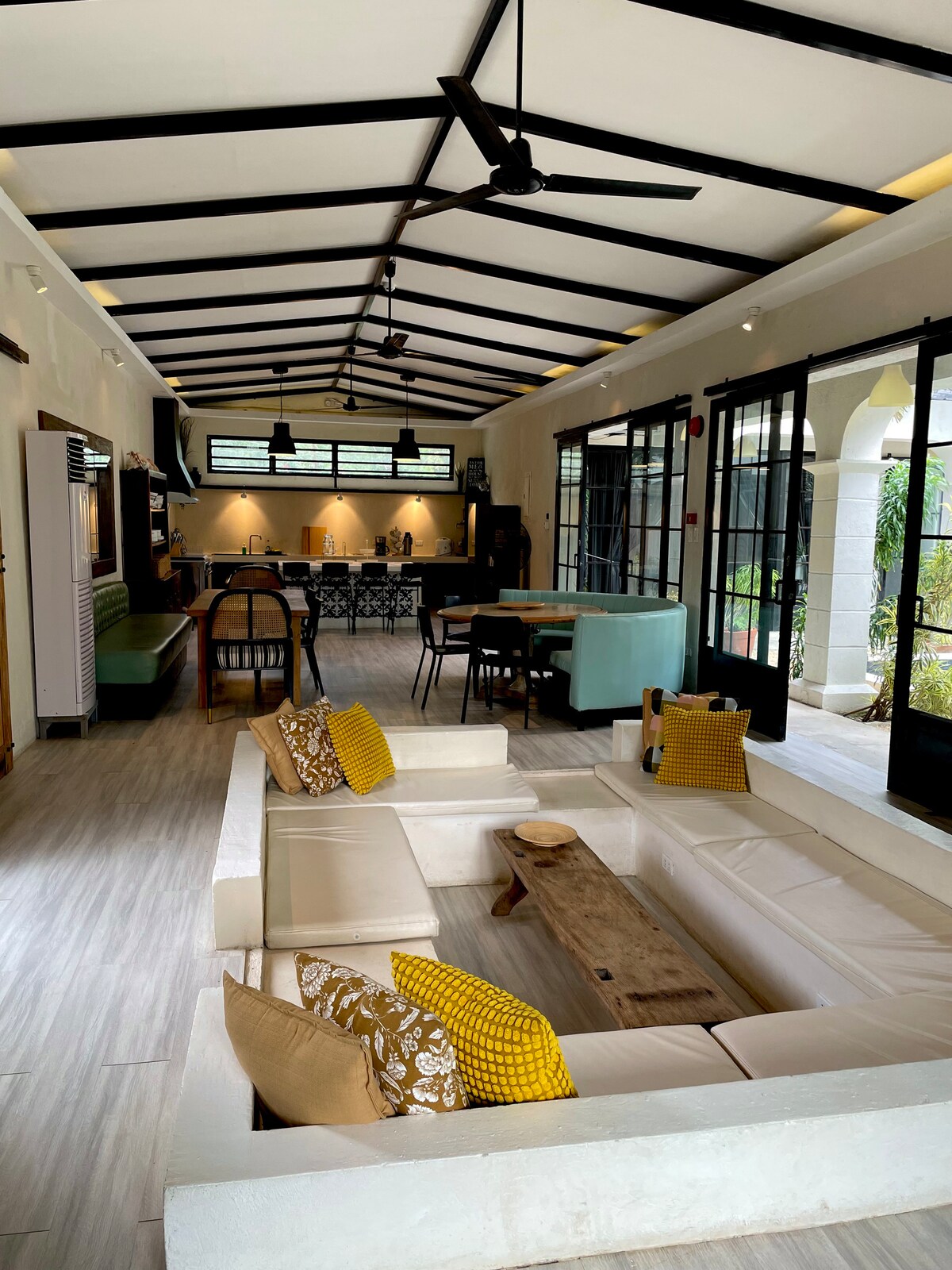Casa Dos open-plan living and dining